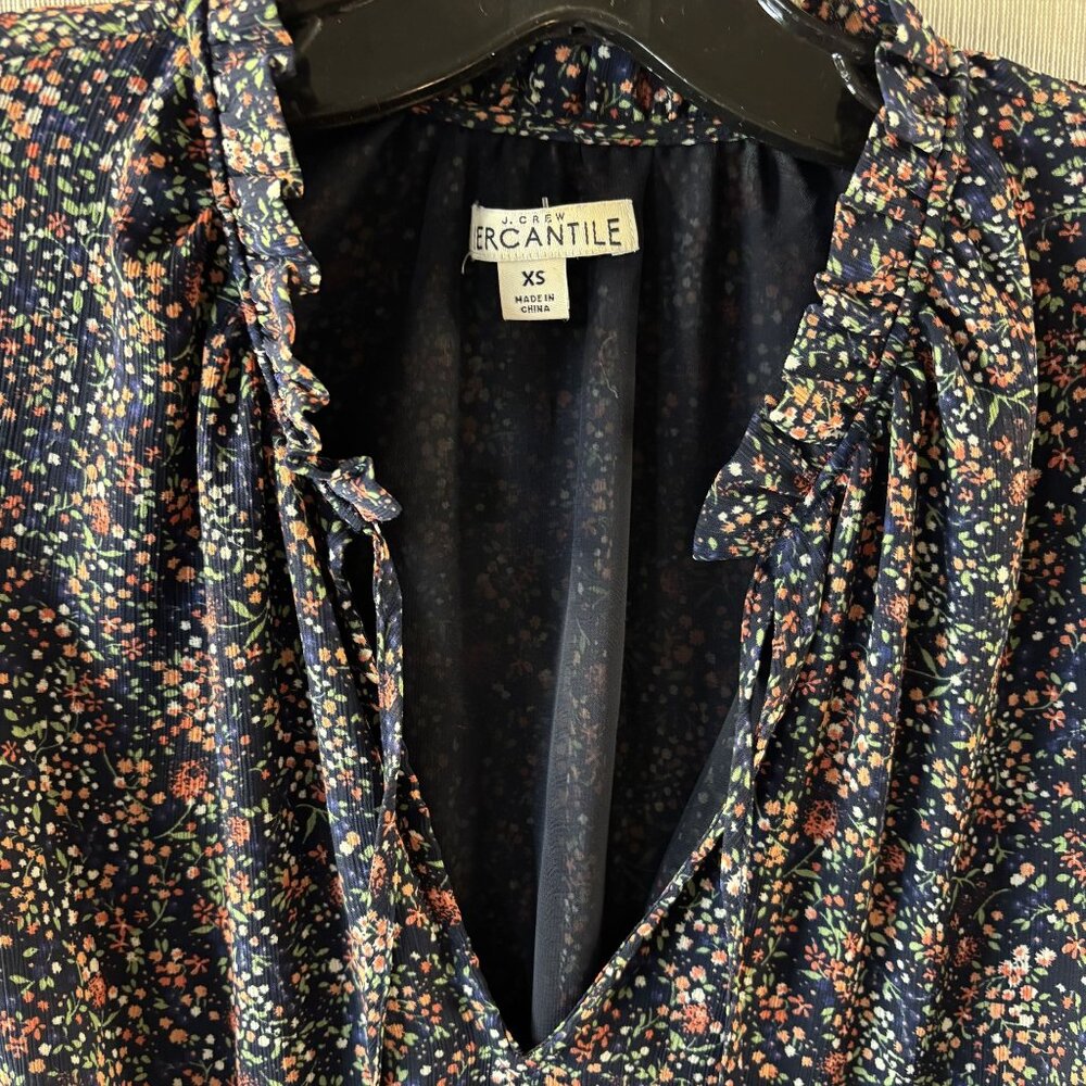 Floral Smocked Waist Mini Dress With 3/4 Sleeves & Ruffled Neckline By J Crew Me - Picture 4 of 12